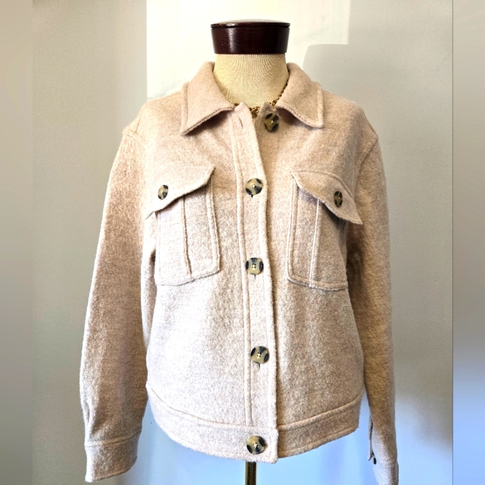 HUNTER 100% Merino Wool Beige Button Up Jacket. Size Medium